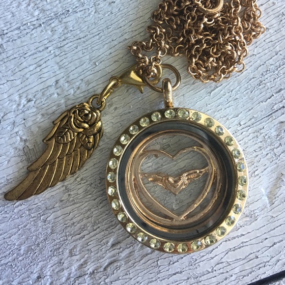 Gold Memory Locket with disc and charm - Picture 1 of 3